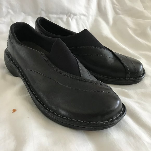 Merrell Shoes - Merrell Tetra Curve Black Leather slip on Sz 8.5